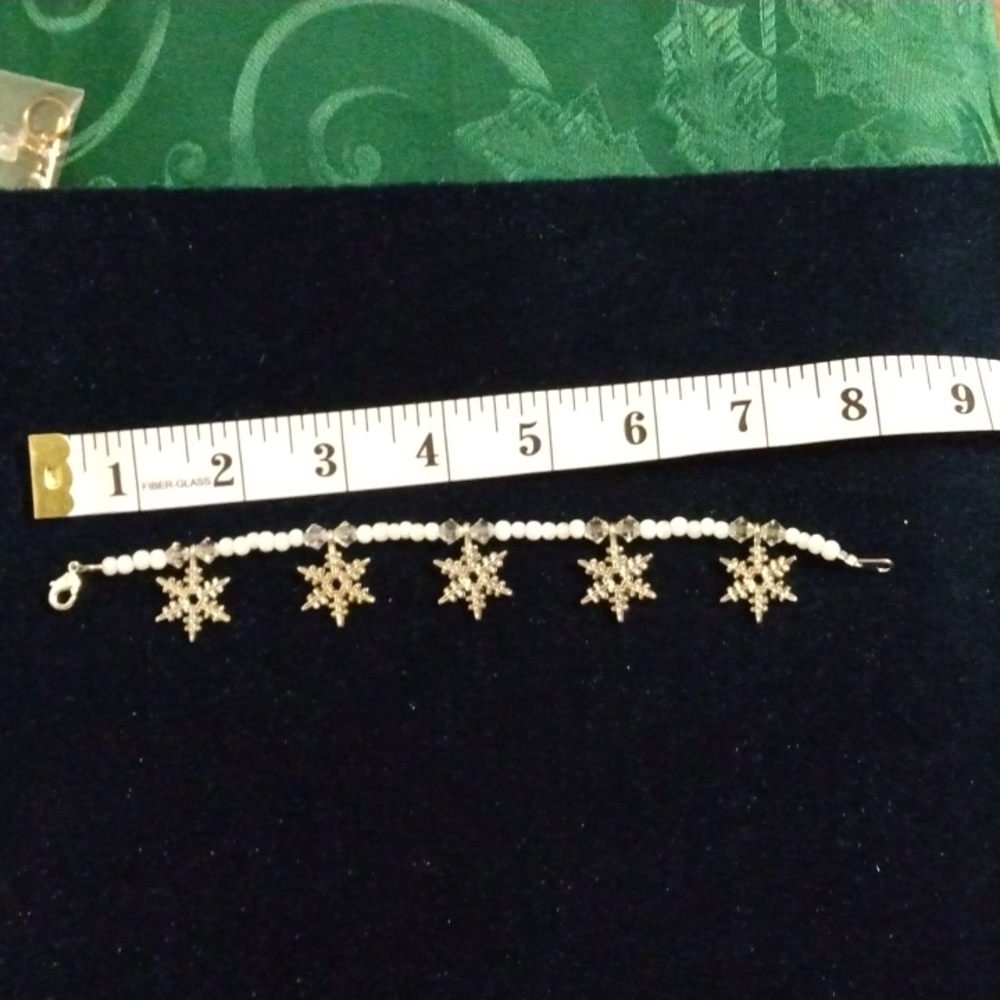 HAND CRAFTED Snowflakes and Ice bracelet - Picture 3 of 4